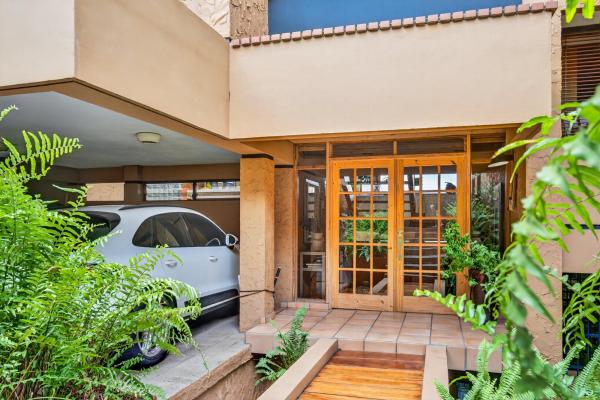 Bioclimatic architect-designed home in dos mares