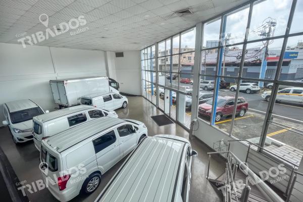 Alquiler de local + bodega comercial frente a transístmica