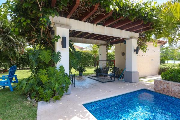 Beautiful house for sale in buenaventura