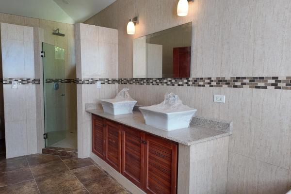 Se vende impresionante casa con vistas al mar en altos del maría