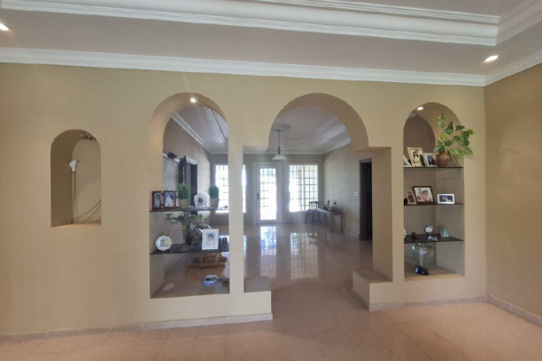 Venta de casa tipo chalet con terreno en la chorrera