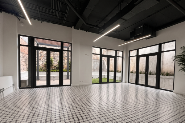 Venta o alquiler de local comercial en la plazuela de alfaro, casco antiguo