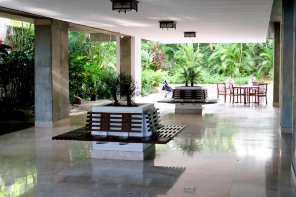 Apartment with view and access to omar park