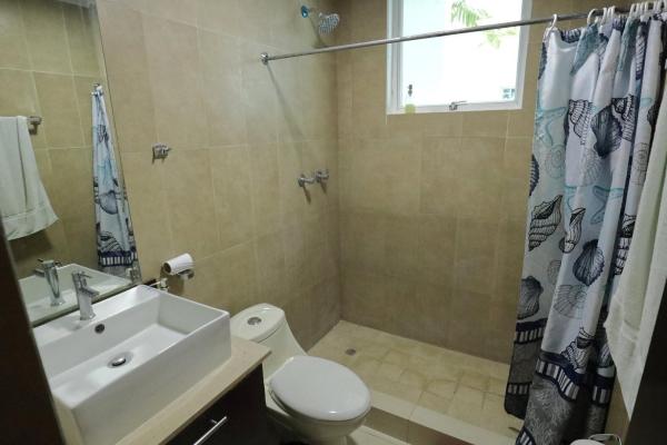 Furnished 2-level apartment near the beach