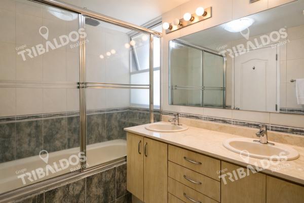 Apartamento frente al mar en venta , ph la ensenada farallón