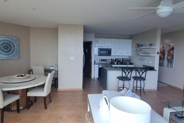 Ocean view apartment with golf access in coronado