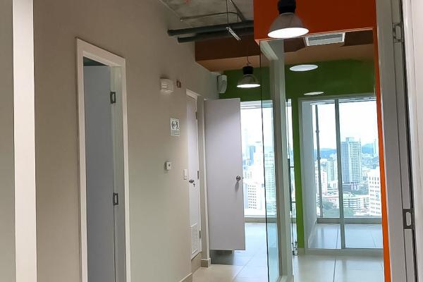 Venta de oficina en obarrio, ph sortis
