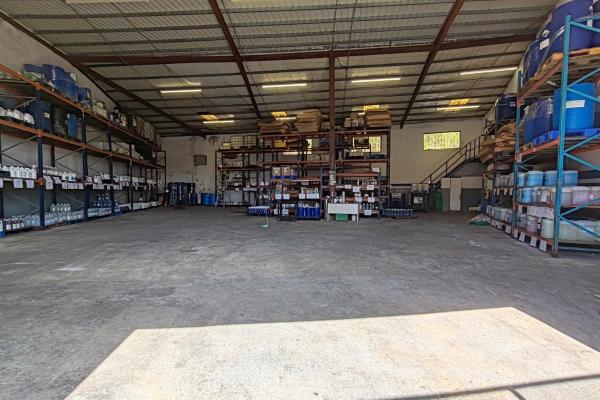 Warehouse 1300 m2 for sale
