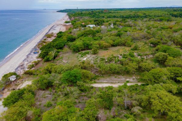 Oceanfront investment opportunity in playa el higo