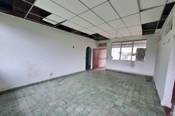Venta de terreno con mejoras en rio abajo