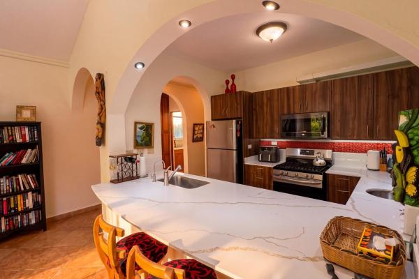 Two villas with 6 bedrooms and mountain views