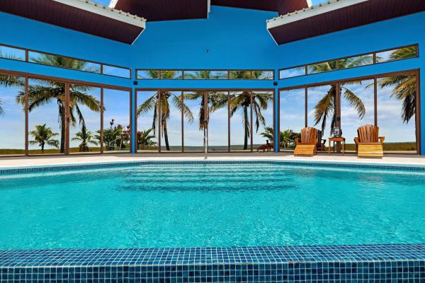 Casa exclusiva frente al mar en playa la barqueta chiriquí