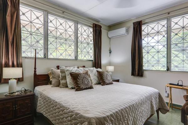 Duplex for sale in diablo: family friendly lot