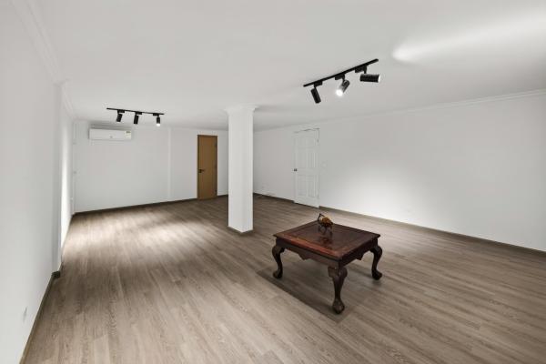 Dúplex de 3 niveles en venta en altos de miraflores, betania, panamá