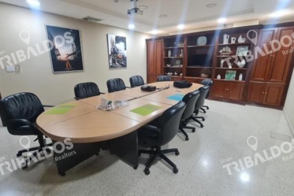 Sale of building with large warehouse and offices in the city.