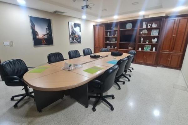 Sale of building with large warehouse and offices in the city.