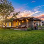 Moderna casa amoblada de 2 recámaras en boquete canyon village