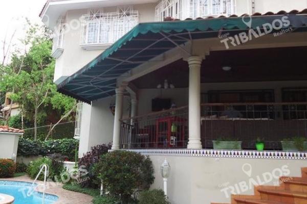 Venta de casa en dos mares con piscina, excelente ubicación