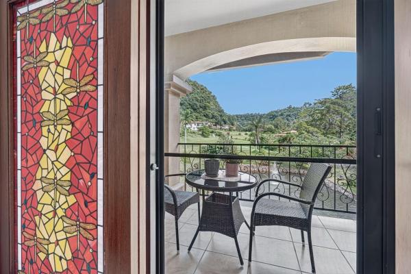 Condominio exclusivo en el tercer piso en valle escondido boquete