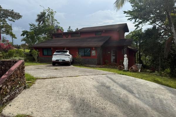 Sale of house in cerro azul