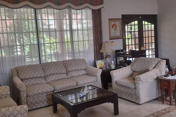 House for sale in el carmen, three levels