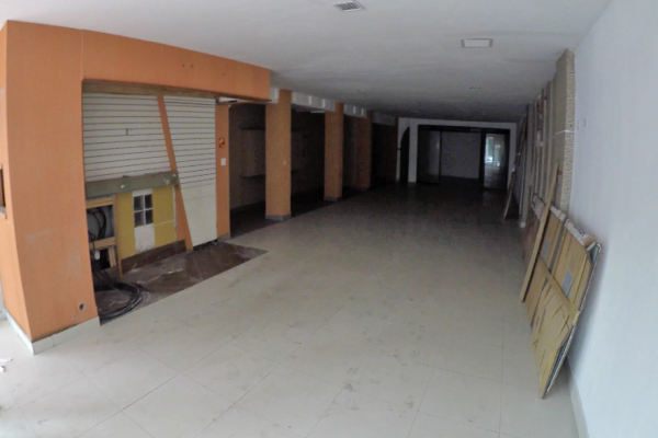Venta local en calle uruguay