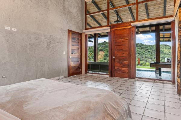 Santa fe high-quality mountain house with pool