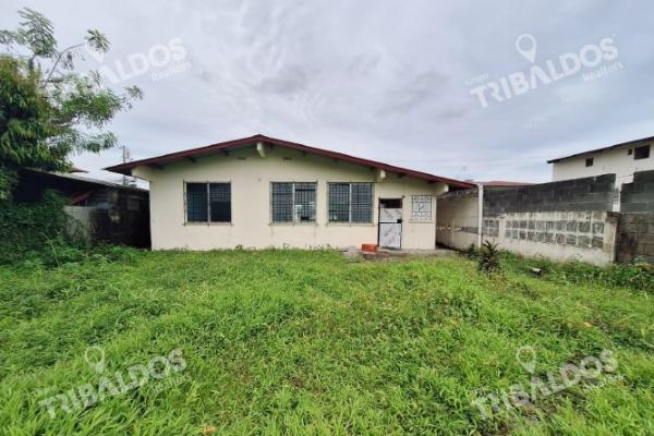 Venta de terreno con mejoras en rio abajo