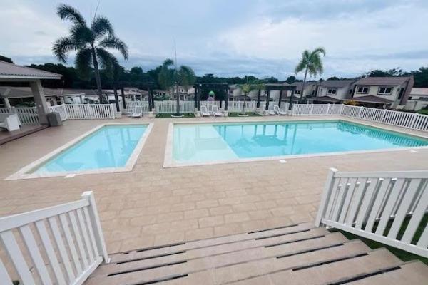 Single-family house for sale in costa verde.