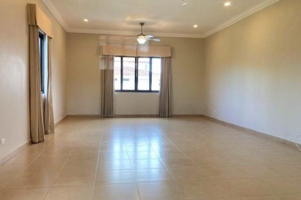 4 bedroom house toscana del este with solar panels
