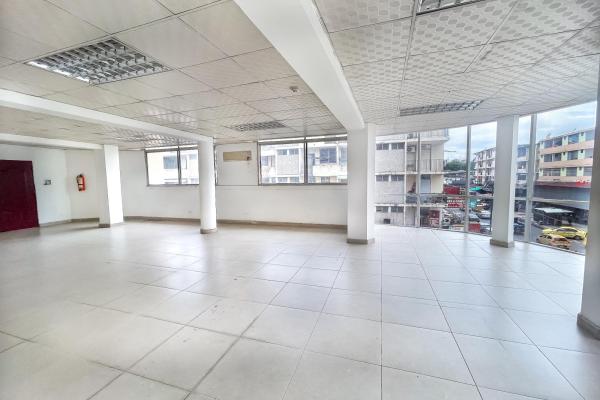 Commercial building for sale in calidonia