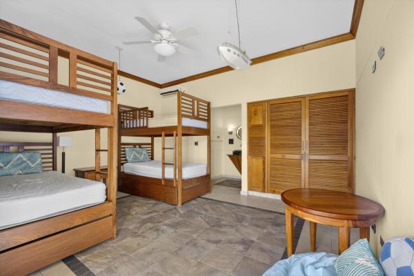 Resort-ready estate in hermosa bay boca chica