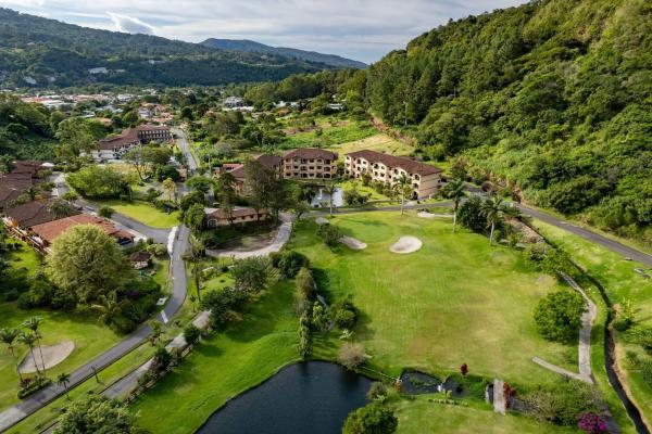 Condominio exclusivo en el tercer piso en valle escondido boquete