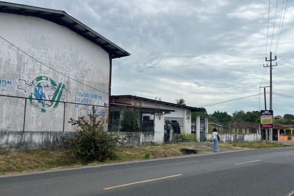 Land with warehouse for sale santiago-veragua
