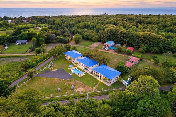 Complejo de apartamentos de 12 unidades en venta - pedasi, panamá