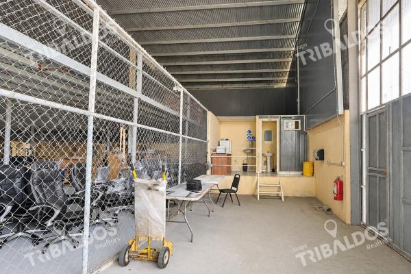 Venta de galera con mezzanine en pacora