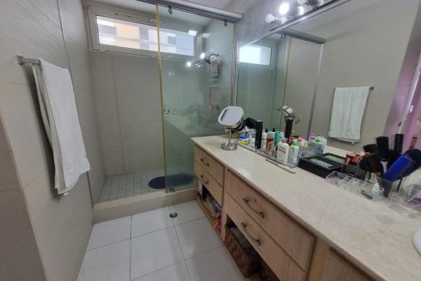 Spectacular apartment with ocean view for sale