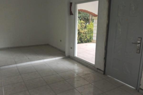 Península with house and ocean access