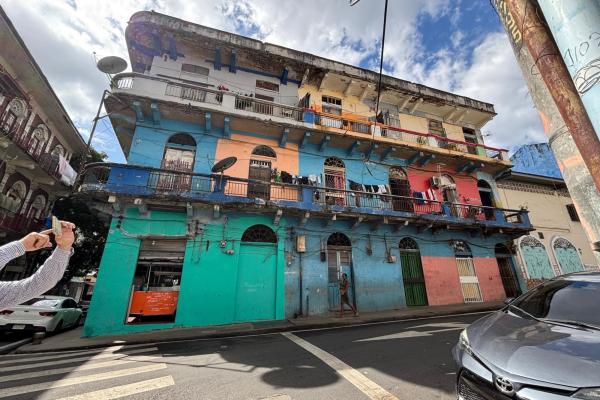 Edificio para gran desarrollo de hasta 5,000 m2 en santa ana.