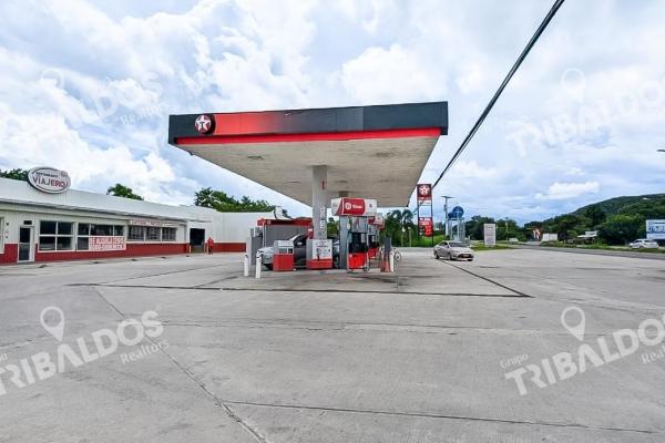 Venta de gasolinera con 2 locales comerciales en penonomé