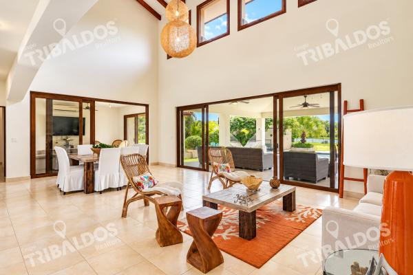 Venta de casa en buenaventura con 8 recámaras, piscina y jacuzzi