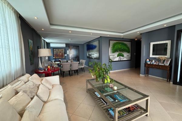 Modern apartment in altos del golf