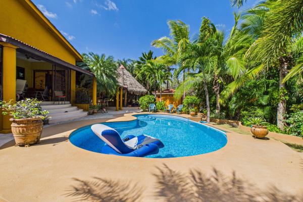 Casa tropical de 3 dormitorios hacienda pacifica