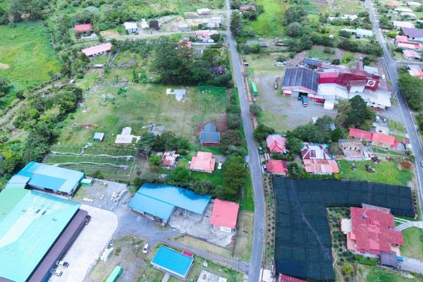 Casa nueva de madera en preventa en volcán, chiriquí