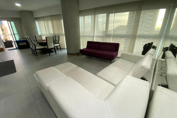 Yacht club en avenida balboa