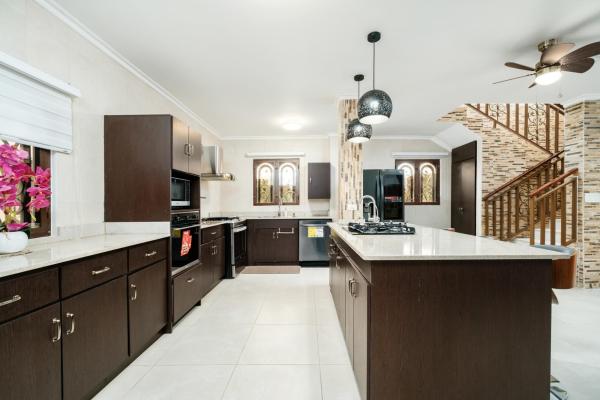 Beautifully maintained 3-bedroom home with guest s