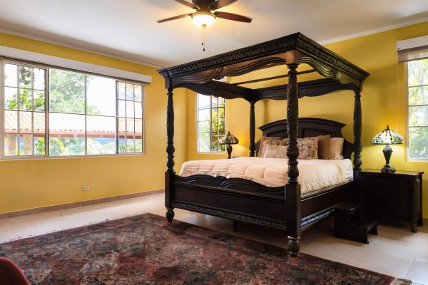 Mountain home for sale | altos del maría panama