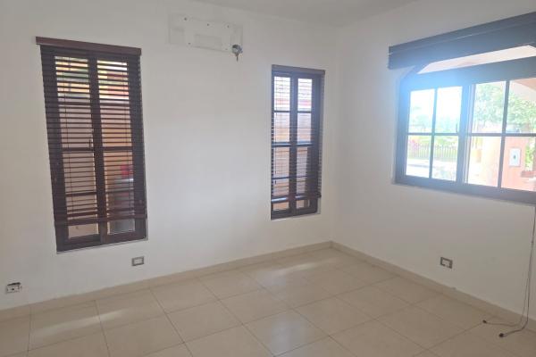 Vendo casa en exclusivo complejo el doral, costa sur