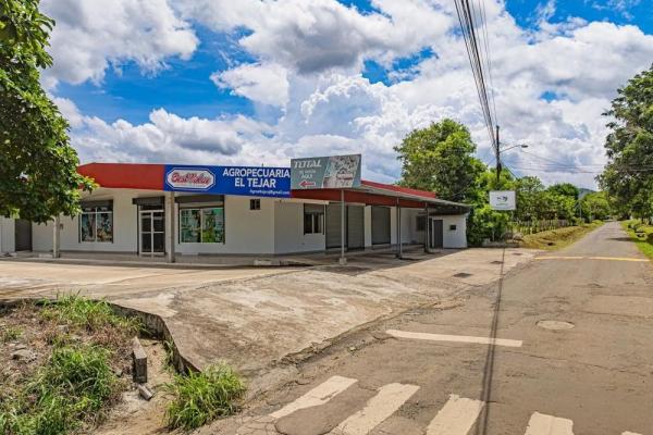 Mixed-use commercial property in san pablo viejo