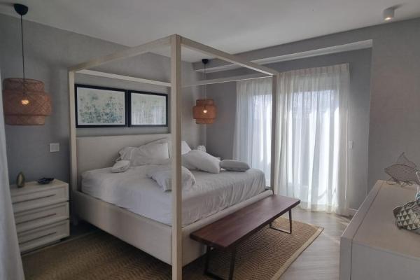 Beachfront apartment with ocean view, ph las olas